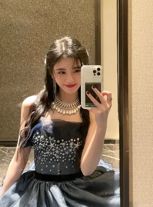 鞠婧祎自拍杂图私服图片