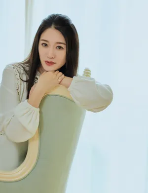 李小冉优雅白裙写真图片_2