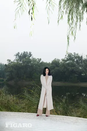 姚晨湖面大片写真图片_7