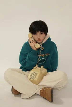 张子枫彭昱畅少年感画报写真图片_4