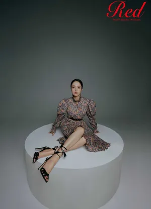 董璇最新时尚杂志写真图片_3