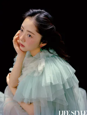 谭松韵复古风粉嫩灵动可爱写真图片_9