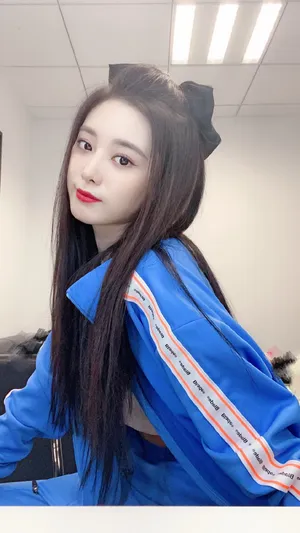 徐艺洋甜美俏皮写真图片_3
