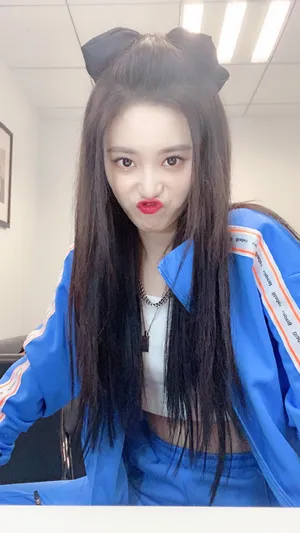 徐艺洋甜美俏皮写真图片_5