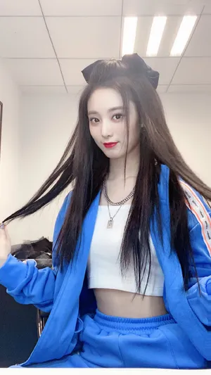 徐艺洋甜美俏皮写真图片_7