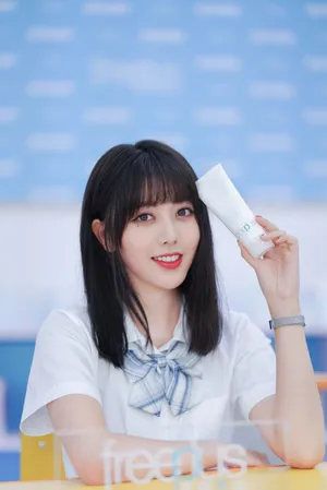 刘人语灵动格裙甜美写真图片_4