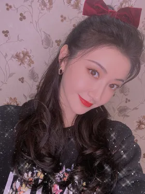 景甜蝴蝶结俏丽自拍照图片_1