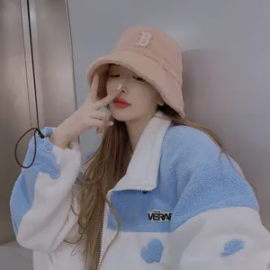 孔雪儿绒毛冬装甜美私服图片