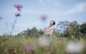 袁姗姗单薄针织衫清新甜美写真图片_4