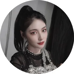 赵粤流苏耳坠后台自拍照图片_4