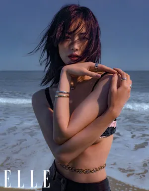 刘雯海洋沙滩性感写真图片