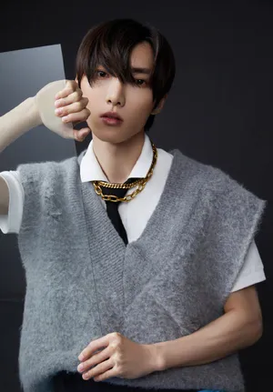 赵磊未来镜面感大片写真图片_7