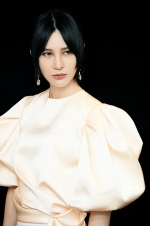 电子唱作人尚雯婕时尚性感写真_1