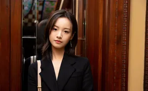 李庚希普拉达活动照时尚性感写真_4