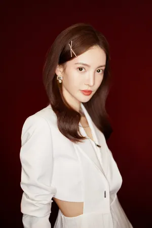 金晨白衣露脐装性感写真图片_3