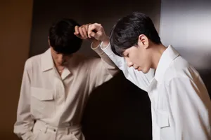 白宇白色工装服帅气写真图片_6
