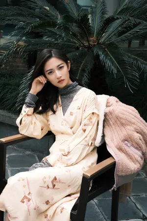 陈钰琪优雅温婉写真图片_2