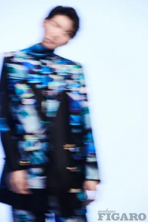 王源复古西装造型时尚写真大片_4