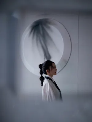 杨幂白衬衣丝袜酷美撩人写真图片_8