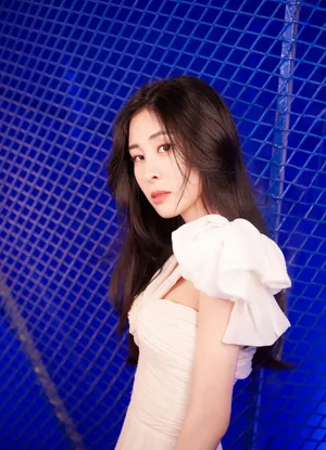 张碧晨白裙性感柔美写真图片_3