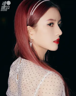 硬糖少女303刘些宁酷飒写真_8