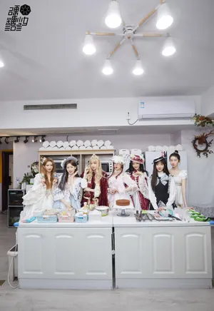 硬糖少女洛丽塔造型复古甜美写真_2
