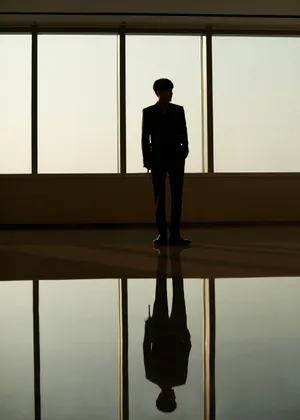 白宇系带西装帅气写真图片_6