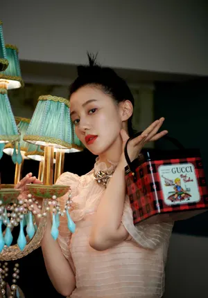 王鹤润时尚魅力写真大片