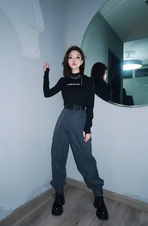 冯提莫甜酷洒脱写真图片_3