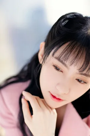 刘萌萌粉红套装柔美少女感写真图片_4