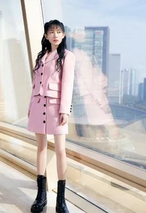 刘萌萌粉红套装柔美少女感写真图片_5