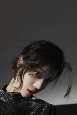李溪芮暗黑少女酷飒写真图片