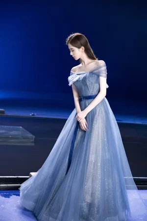 刘诗诗蓝色纱裙优雅美丽写真图片_4