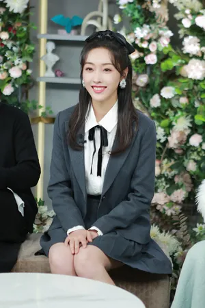 宣璐西装裙元气甜美造型图片_3