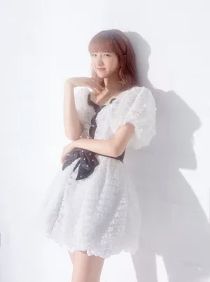 苏晓彤白裙圣光甜美写真图片_2