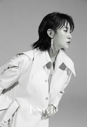 马丽黑白格调优雅写真图片_6
