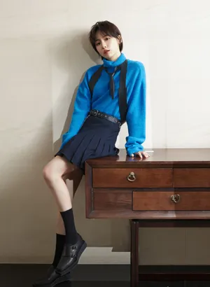 成果蓝色毛衣温暖性感写真图片_3