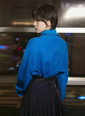 成果蓝色毛衣温暖性感写真图片_6