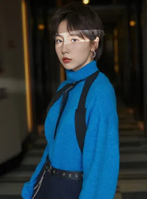 成果蓝色毛衣温暖性感写真图片_8
