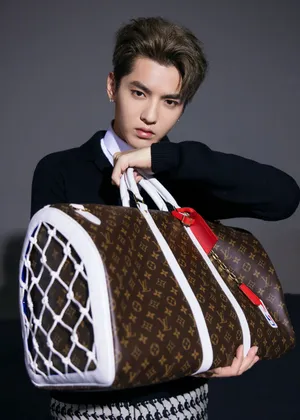 吴亦凡潮流运动风代言照图片_1