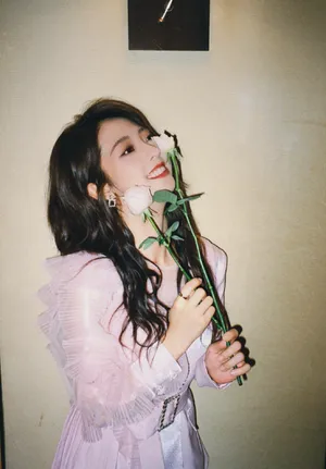 邢菲粉裙甜美写真图片_6