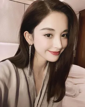 古力娜扎ins自拍照图片_2
