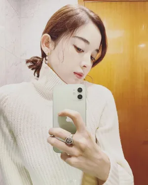 古力娜扎ins自拍照图片_3