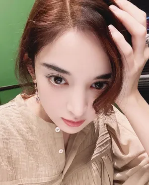 古力娜扎ins自拍照图片_7