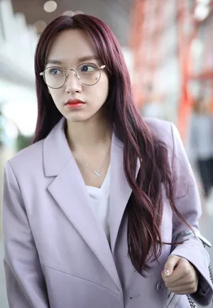 程潇无刘海造型机场私服图片_4