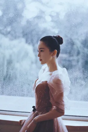 赵樱子露背裙优雅写真图片_7