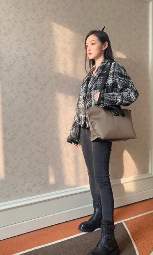 何泓姗清爽居家写真图片_4