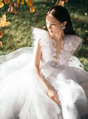 李一桐白色蝴蝶纱裙仙气写真图片_6