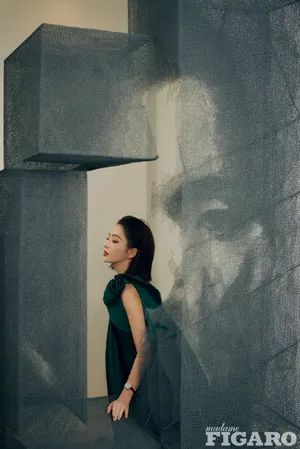 佟丽娅短发优雅时尚大片写真图片_1