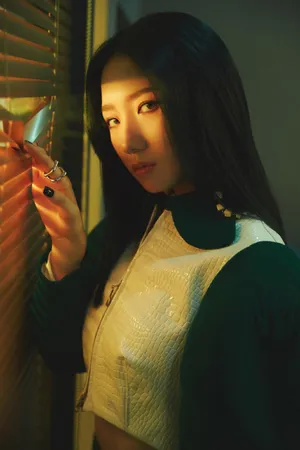 孟美岐闺蜜好美魅惑时尚写真